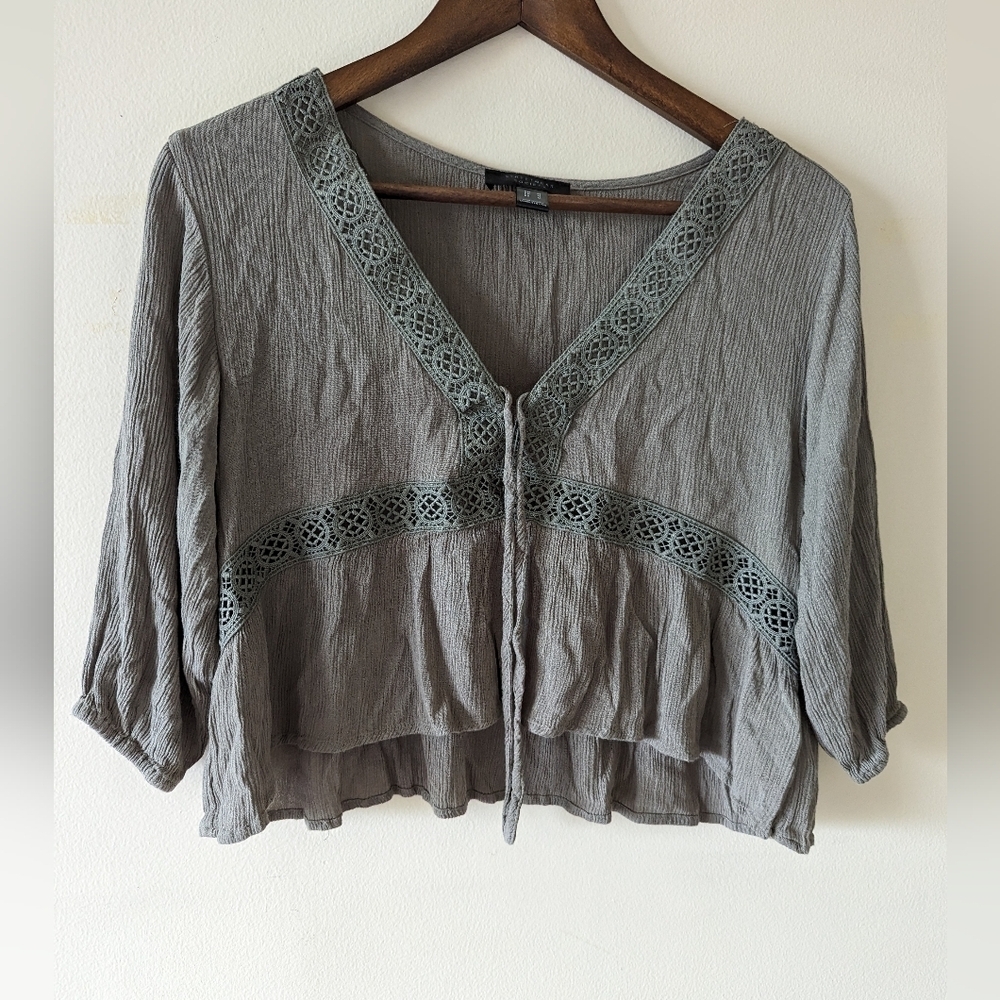 Streetwear society bonhomie lace up neckline with tie elastic sleeve crop top